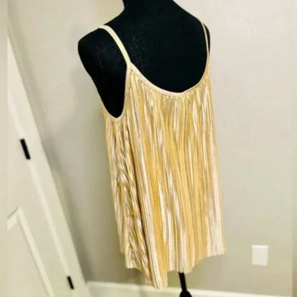 Gold Plisse Strappy V-Neck Tank Glittering Crepe Party Top SZ Medium NEW! - Picture 12 of 15